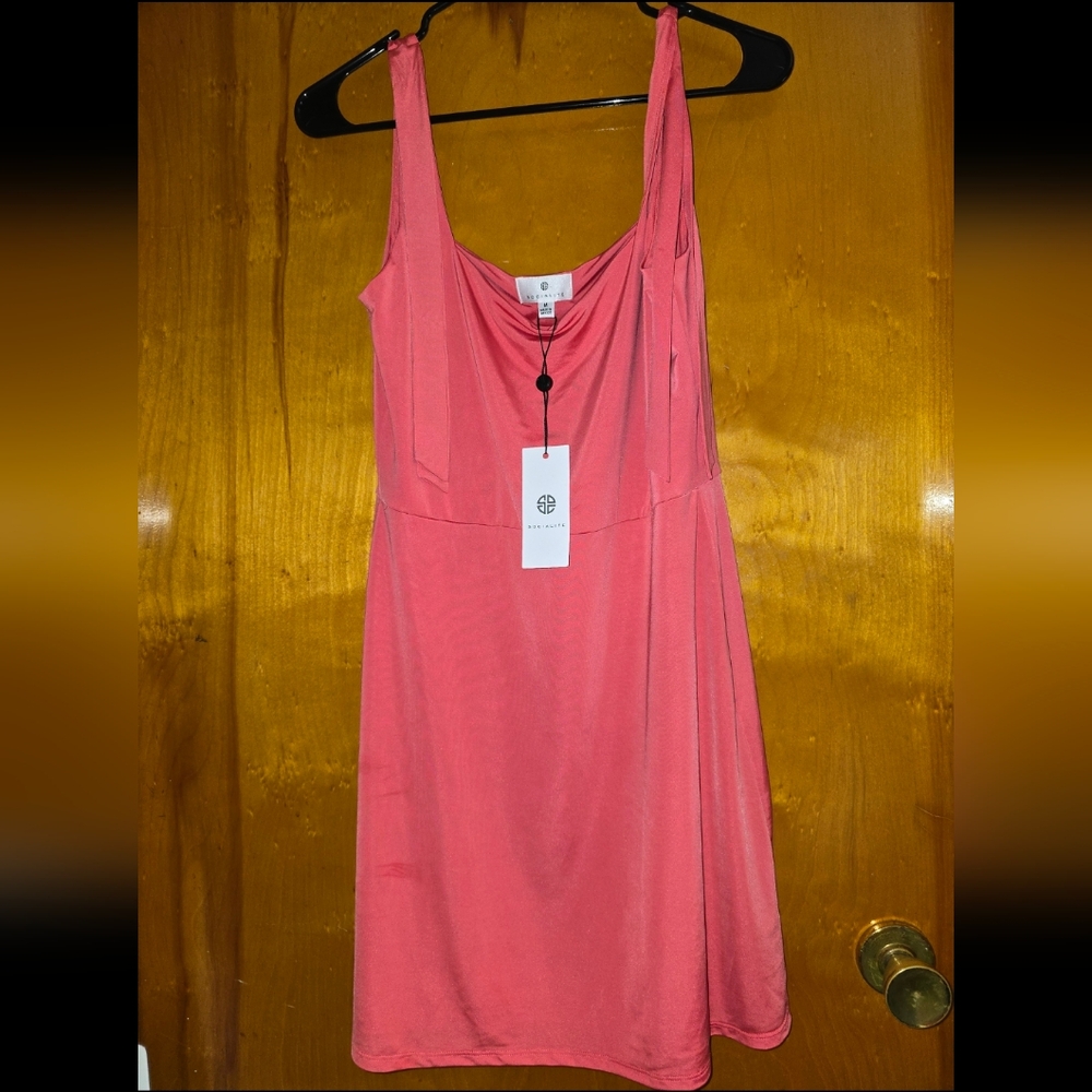 NWT SOCIALITE DRESS, MEDIUM, CORAL